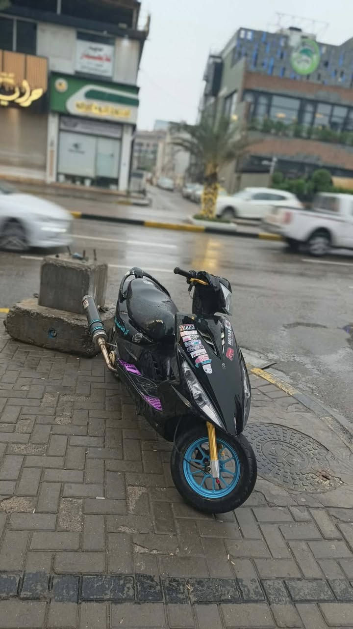 سلام عليكم دراجه ماكس مضلع شوف العين مرتبه وحلوه اب 750 او بيها مجال بصره معقل رقم هاتف***********
