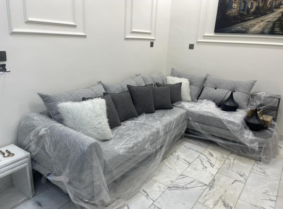 السلام عليكم
الدار للبيع مساحة 80 متر زراعي العبيدي

مجاور الاثوريين ومجمع ايادي كاردن ستي 

سند 25 ملك صرف حق التصرف قرب اسواق ابو ياسر شارع 8 متر 

 الواجها 5 متر والنزل 16 متر مدخلين 

الطابق الارضي استقبال ممر هول مطبخ 

حمام منور 

الطابق الاول غرفتين هول حمام .

بيتونه وصطحين 

الارضيه مرمر للطابق الارضي 

بورسلين للطابق الثاني 

الواجها مغلفه بالكامل 

الدرج مرمر .البيت جاهز من كل شي 

المنطقه مخدومه تبليط ماء كهرباء انترنيت ضوئي

الاستفسار /***********
@إشارة
