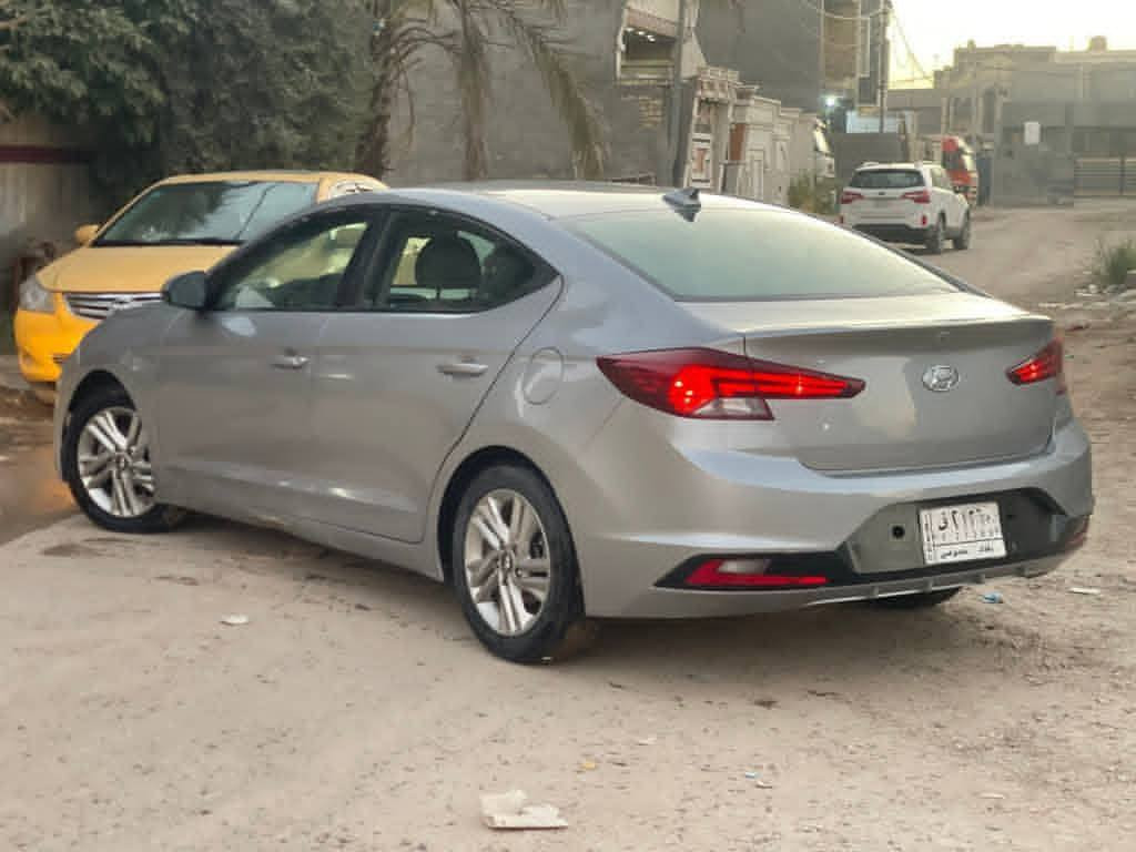 الانترا موديل 20
صبغ احزام
ليبل واحد ماعدا البنيد
نص فول 
سياره حلوه وجاهزه
كير ايتي 
محرك 2000 دوش
صدر تعبان فقط 
سياره تجي وشوف وتدلل

***********
السعر 110
