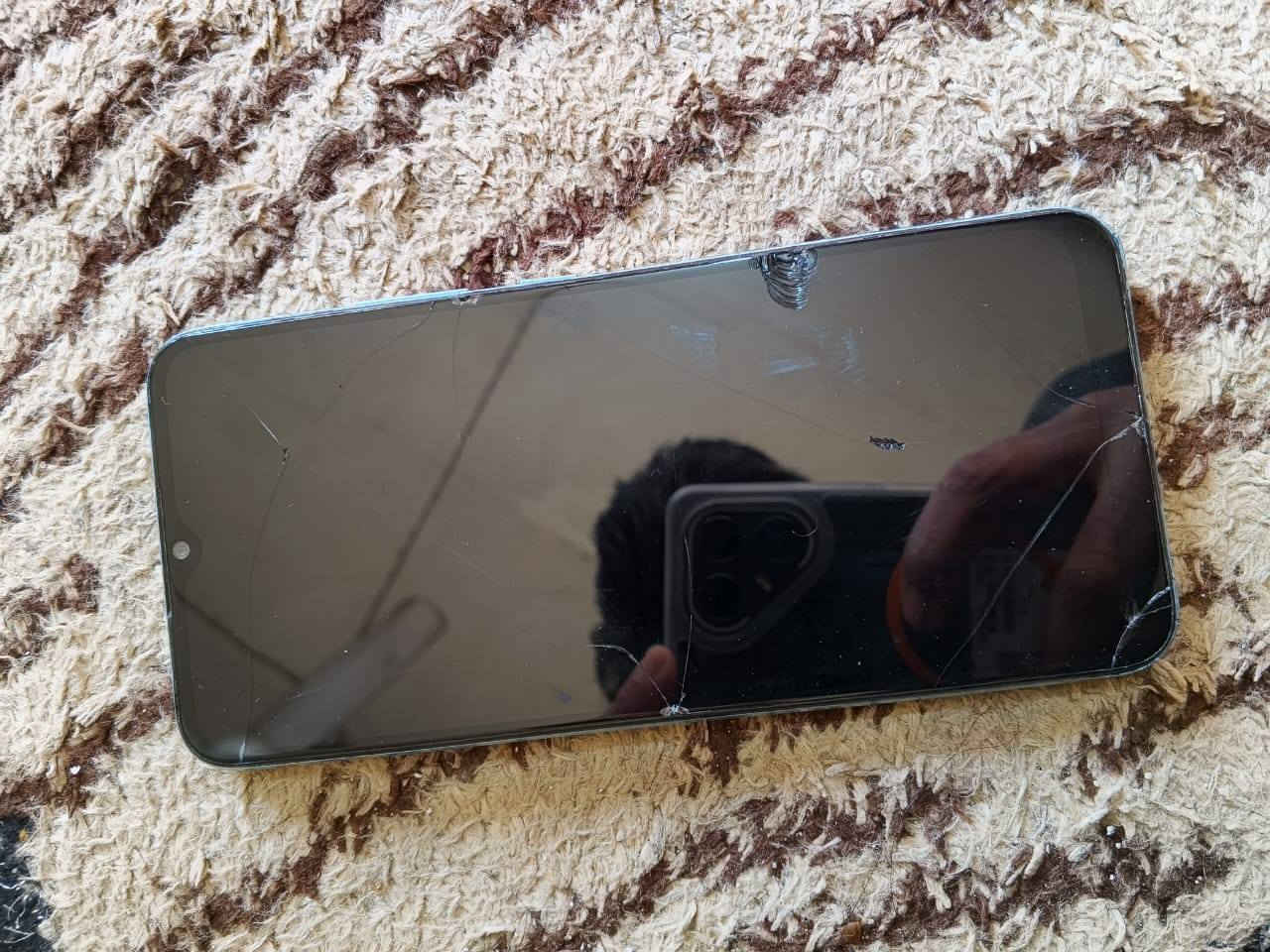 السلام عليكم جهاز ريلمي C21Y ذاكره 64 بطاريه جبيره شريحتين الجهاز مكفول من كلشي فقط الشاشه بيها فطور موضحها بالصور شوفوهن شاحنته مال كلكسي الجهاز قوي ومايعلك للبيع سعره 60 وبي مجال للشراي


**إذا كنت صاحب هذا الإعلان وتريد حذفه لأي سبب، رجاءا أرسل رسالة إلى الدعم الفني**