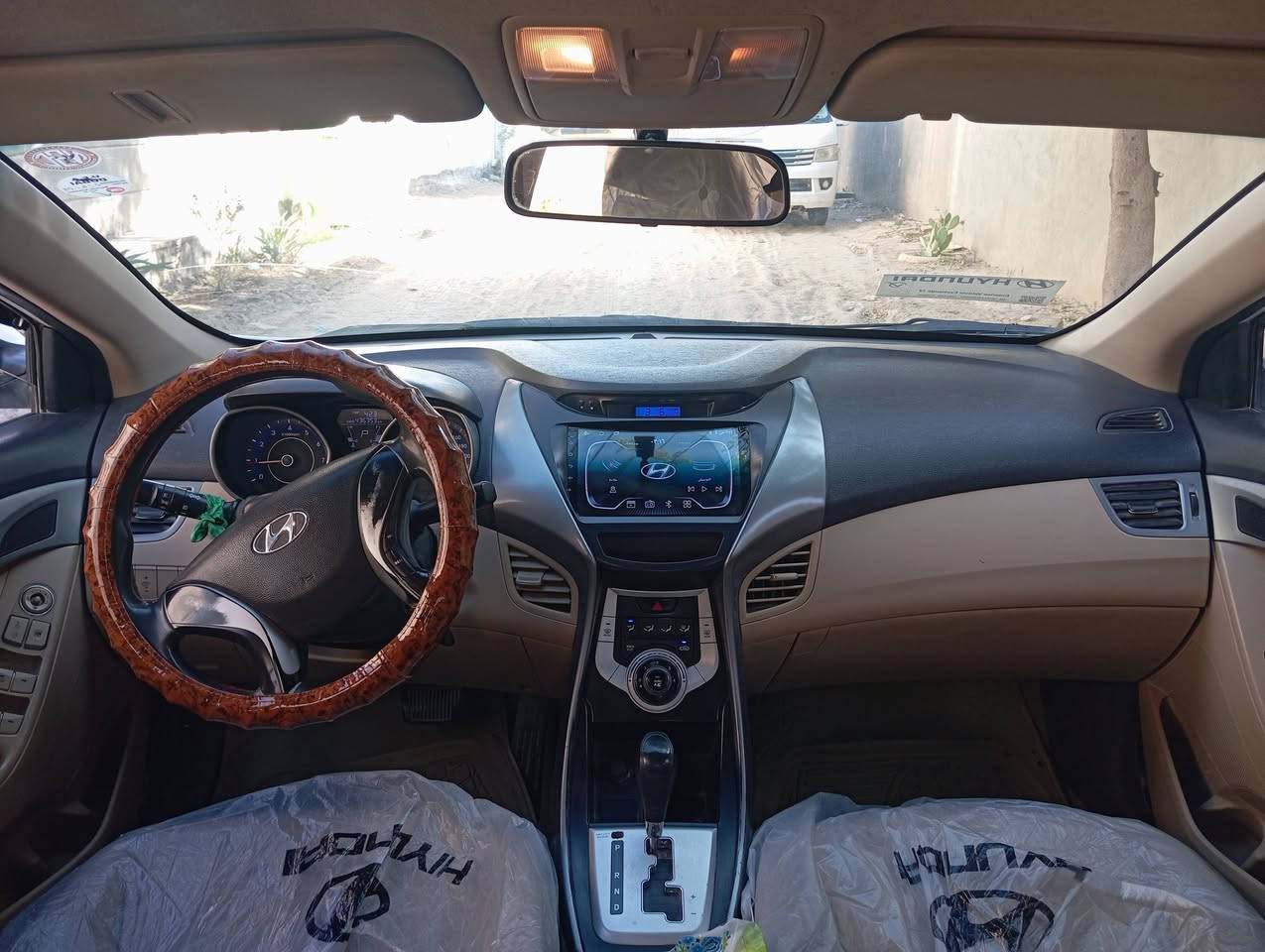 السلام عليكم.
النترا موديل 2011   مكفوله من الصبغ رقم اربيل محرك 1800 مواصفات شاشه كامره  اشاره بالمري تحكم جه وحده سعرها 105 مكان بابل بكرلي .
***********
