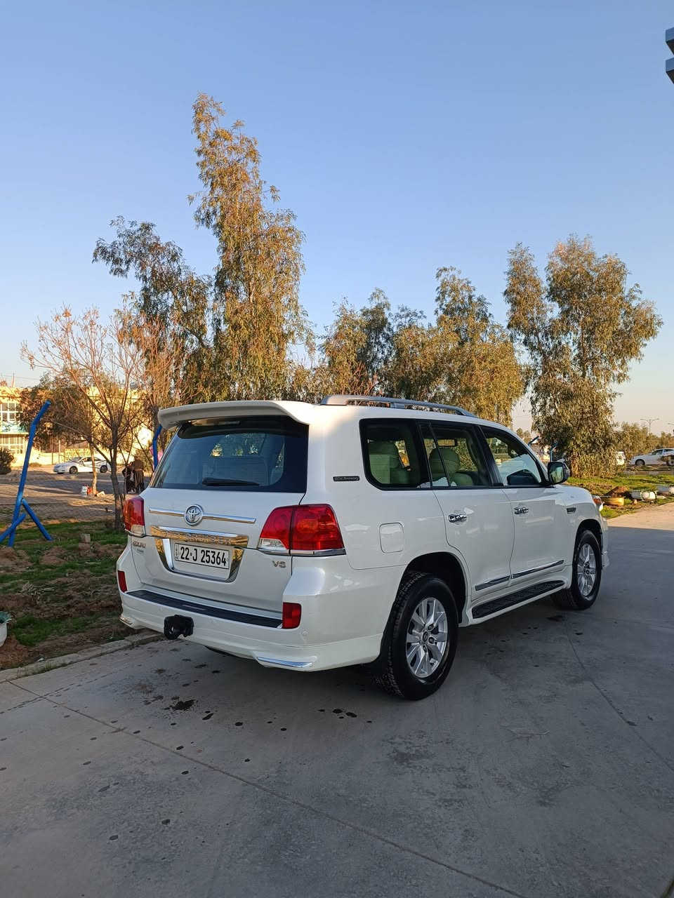 وەنەوشە 2011 ستینی بێ بۆیاخ
مەکینەو گێڕ و ئەکسل بێ کرانەوە و بەشەرت 224 هەزاری حەقیقی ڕۆشتووە کامل کراوە بە 2015 دوو بست پیدی ئاڕ بەقەد سێ پەنجە پان ئەبێ بە چاملغی دواوەی سایەقەوەیە 
سعری 345 وەرەقە و مەعامەلە
0770 248 9494
0750 130 4409
