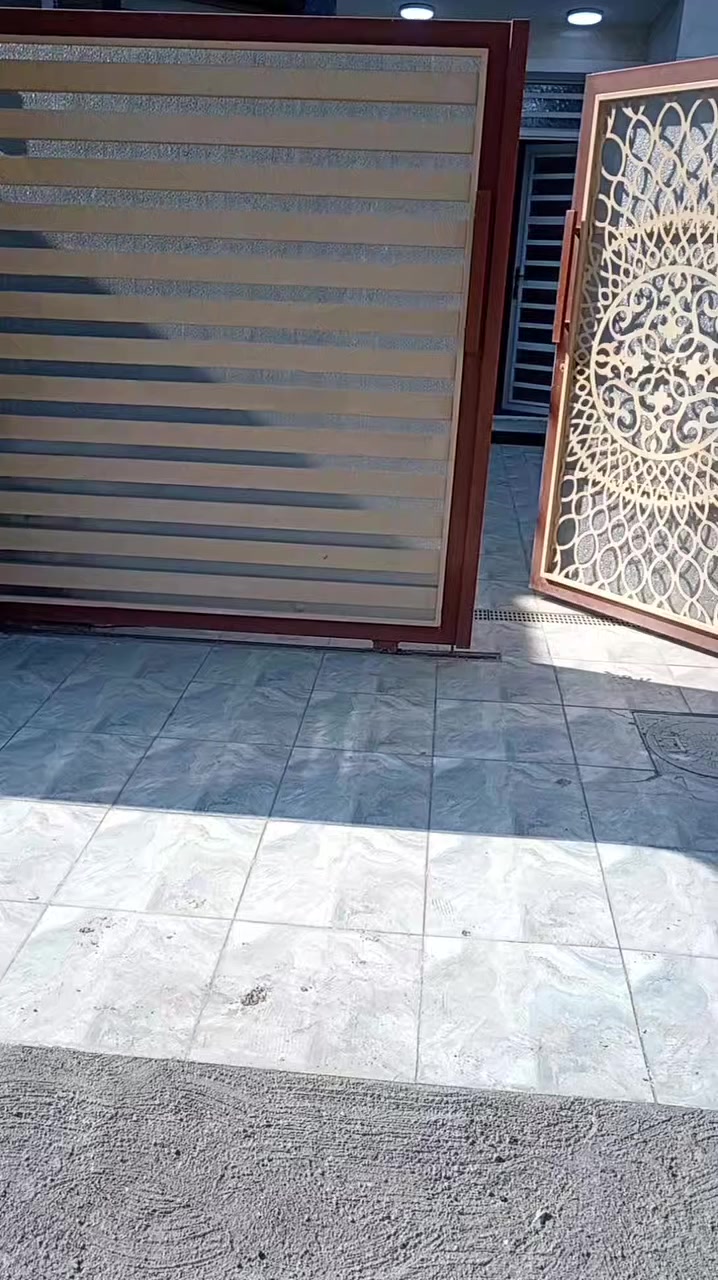 السلام عليكم
دار للبيع في الدورة الميكانيك خلف مطعم الريان ،
للاستفسار الاتصال ، ( ***********) وشكرا
