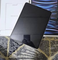 يباد ابرو 2023 ذاكرى 256نضافه فول شخط مابيه كامل ملحقات كارتونه وشاحنه...