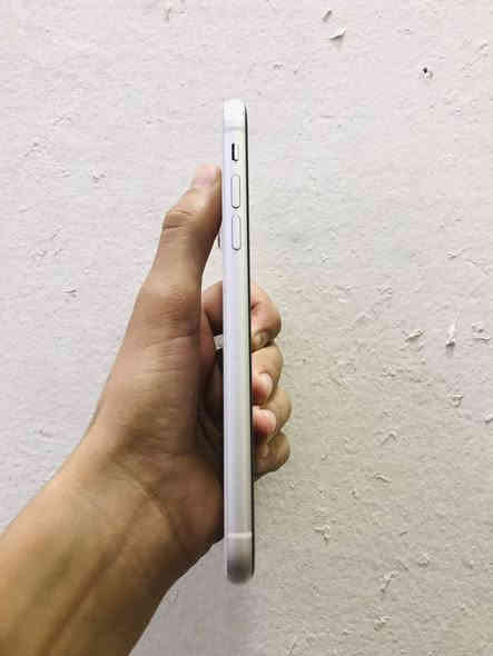 السلام عليكم 

iPhone. 11.  عادي 
الذاكره:- 128❤️‍🔥
البطاريه:- 78 بلاديه🔋
لون:- ابيض 🤍
الجهاز بلادي مامفتوح ولا مصلح وتر بروف 💫
فيس ايدي شغال ✨
الجهاز كوله شغال 🔥
العنوان:- بغداد جميله 🌷
الاتصال:- ***********
السعر:- 260 قفل💎
