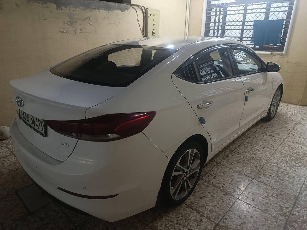 السلام عليكم شباب للبيع هونداي النترا خليجي موديل 2018 رقم اربيل تحويل مباشر فول موصفات فتحة مكينه 2000 السيارة نظيفة ماشيه 125 الف . السيارة فقط بيهة صبغ جاملغ وباب وشخط مال خباثه خفيف السعر 136 ورقه الاستفسار *********** مكان بغداد الغزالية
