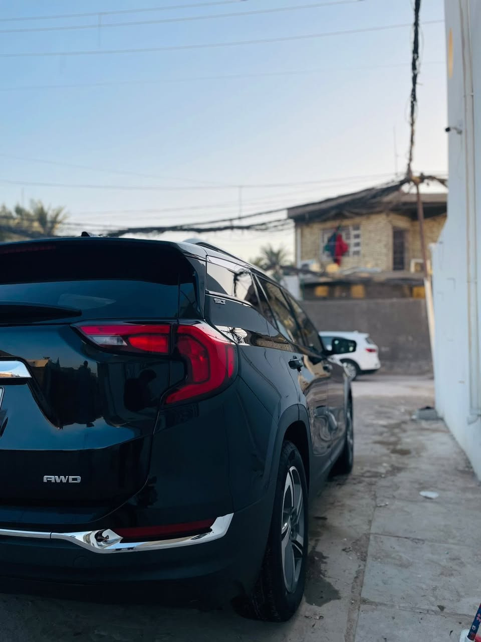 السلام عليكم 
للبيع جمسي تيران 2021السياره ١/١ فول
الحادث / جاملك امامي جهه السائق و باب السائق شبر و البنيد شبر 
المواصفات /
1-محرك 1500تيربو 
2-فئه SLE
3-فور ويل
4- بصمة أبواب مع بصمة تشغيل 5- تشغيل عن بعد 
6-كشنات تدفئه
7-كامره خلفيه
8-تبريد قطعتين أمامي خلفي 
9-شاشه كبيره 
10-تحكم ستيرن جهتين امامي + خلفي 
11-نضام ABS مانع نزلاق 
12-كشنات كهربائي  
13-لايت زنون + حاجب زنون 
14-دواخل نظيفه جدا 
15-سايد بريك دكمه 
16-السياره ماشيه 150 الف 
17-تخم تاير جديد
#وباقي المواصفات المعروفه 

سعر السياره 165 $ وبيها مجال
العنوان /كوفه *********** واتساب موجود ___________________
