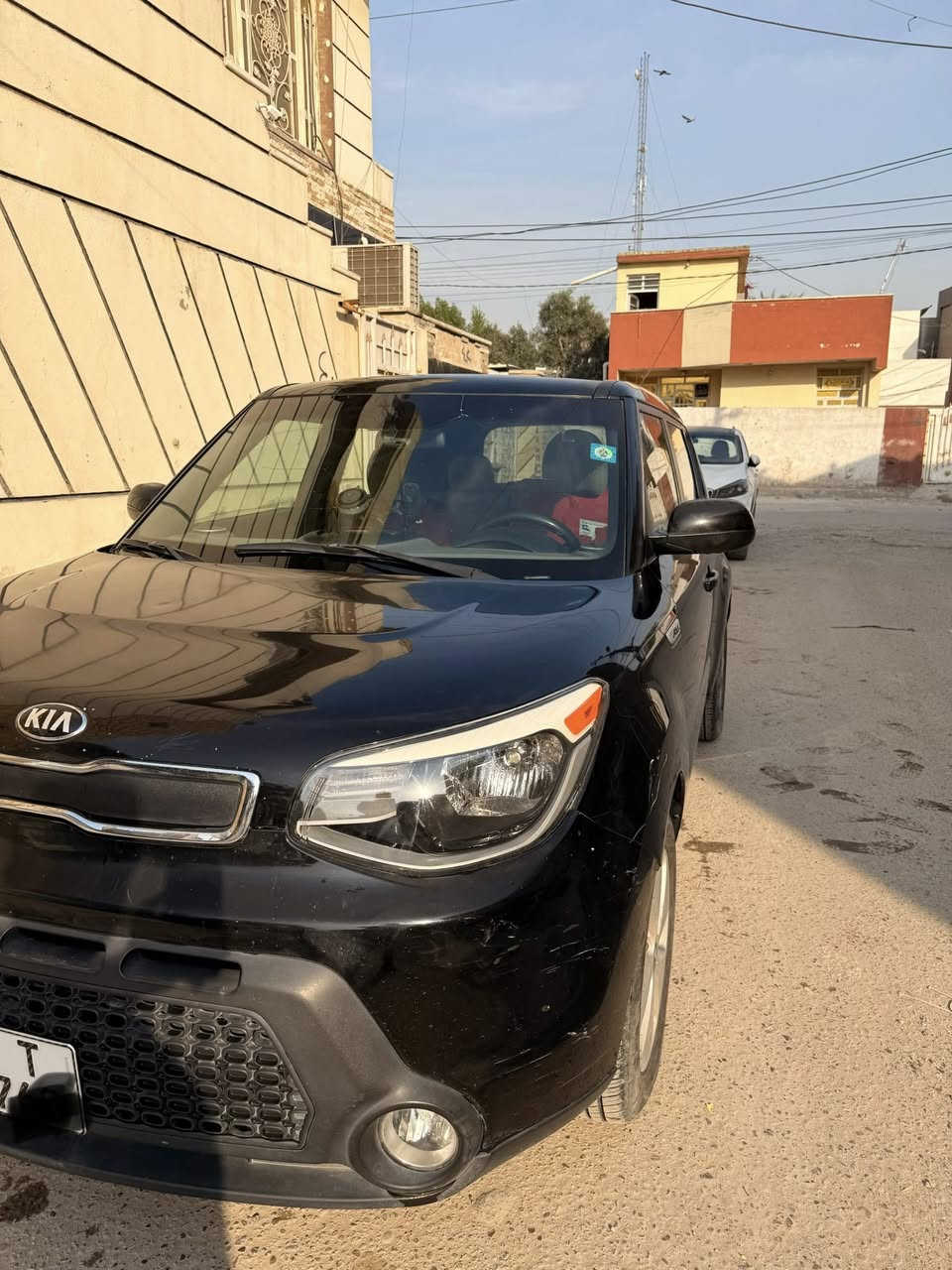 للبيع كيا صول
سيارة كلش نظيفة 
موديل 15
وارد امريكا
 محرك 1600 
بحالة ممتازة 
كير محرك تبريد صدر كله جيد جدا 
ماشية 77
شاشة وكاميرا بلادية 
كل كهربائيات سيارة شغالة 
بدون حادث  كلين
كلها على وضع شركة 
هنا بالعراق صار صبغ 2 قطع على اثر شخوط و طخات خفيفه 
وعدي صور قبل الصبغ 
وعدي سونار 
ايرباك سليم 
تخم تاير جديد  
رقم بغداد جديد بأسمي
سعرها 114وبي مجال
مكاني بغداد دورة 
***********
