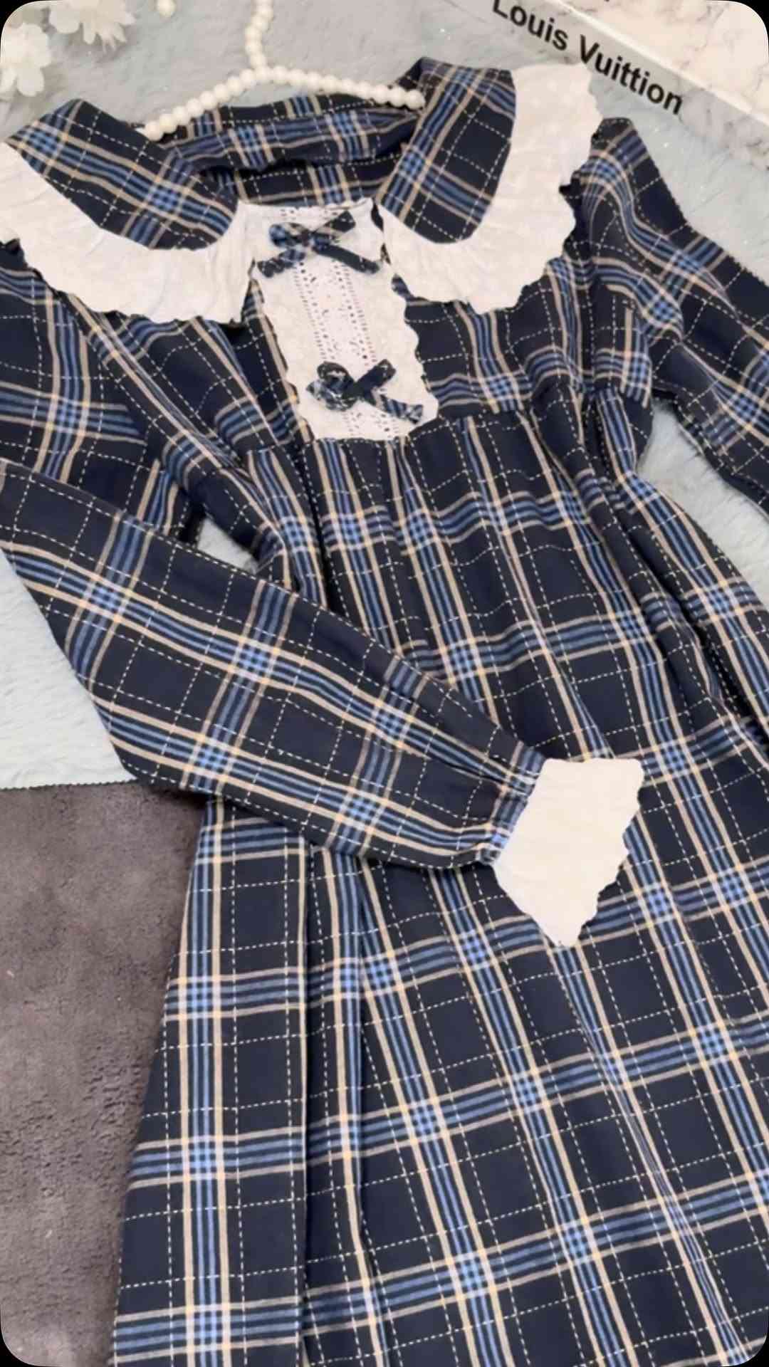 دشداشة فنتچ كاروهات باللون النيلي 
الخامة قطني 💙
القياسات m,L,xl

#اكسبلورر  #اكسبلور_فولو  #اكسبلور  #اكسبلورexplore  #اكسبلور_explore


**إذا كنت صاحب هذا الإعلان وتريد حذفه لأي سبب، رجاءا أرسل رسالة إلى الدعم الفني**