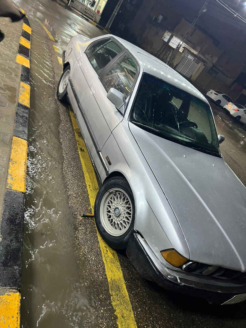 @الجميع مكلف بل نشر التواصل على رقم /***********
السلام عليكم للبيع. بي ام 700 مديل 1992اصل سكليتر كهربا. محرك وكير مكفول بيه 35حداديه. خير من الله ويل خليه غرفه جلد اسود سياره متعوب عليه سعرها 40وبيها مجال مكان السياره النجف
