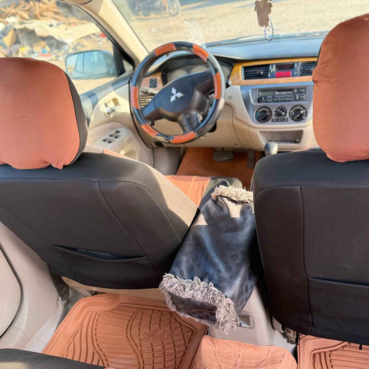 السلام عليكم
لانسر 2010 رقم قادسيه 

رقم دولي باسمي سنويه لل 2030
تبريد شغال منضومه جديده 
كير ومكينه وحداديه كلهن زينات 

مابيها اي ضربه قويه تكم وقماره مكفولات 

صابغها عام لان جارده وصورها قبل الصبغ موجوده 

باترد وتايرات جدد بك لايتات ولايتات جدد 

سعرها 76وبيها مجال بسيط 

مكاني ديوانيه مهناويه 

0***********
