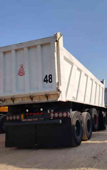 للبيع مقطوره طول ٧٤٠ ارتفاع ١٤٥ شاصي ١٦.  ٤ دناكير ١٦ تخم تاير مقطوره جديده مشتقله شهرين فقط حداده حيدر الباوي العنوان بغداد تقاطع النهروان الرقم ***********
