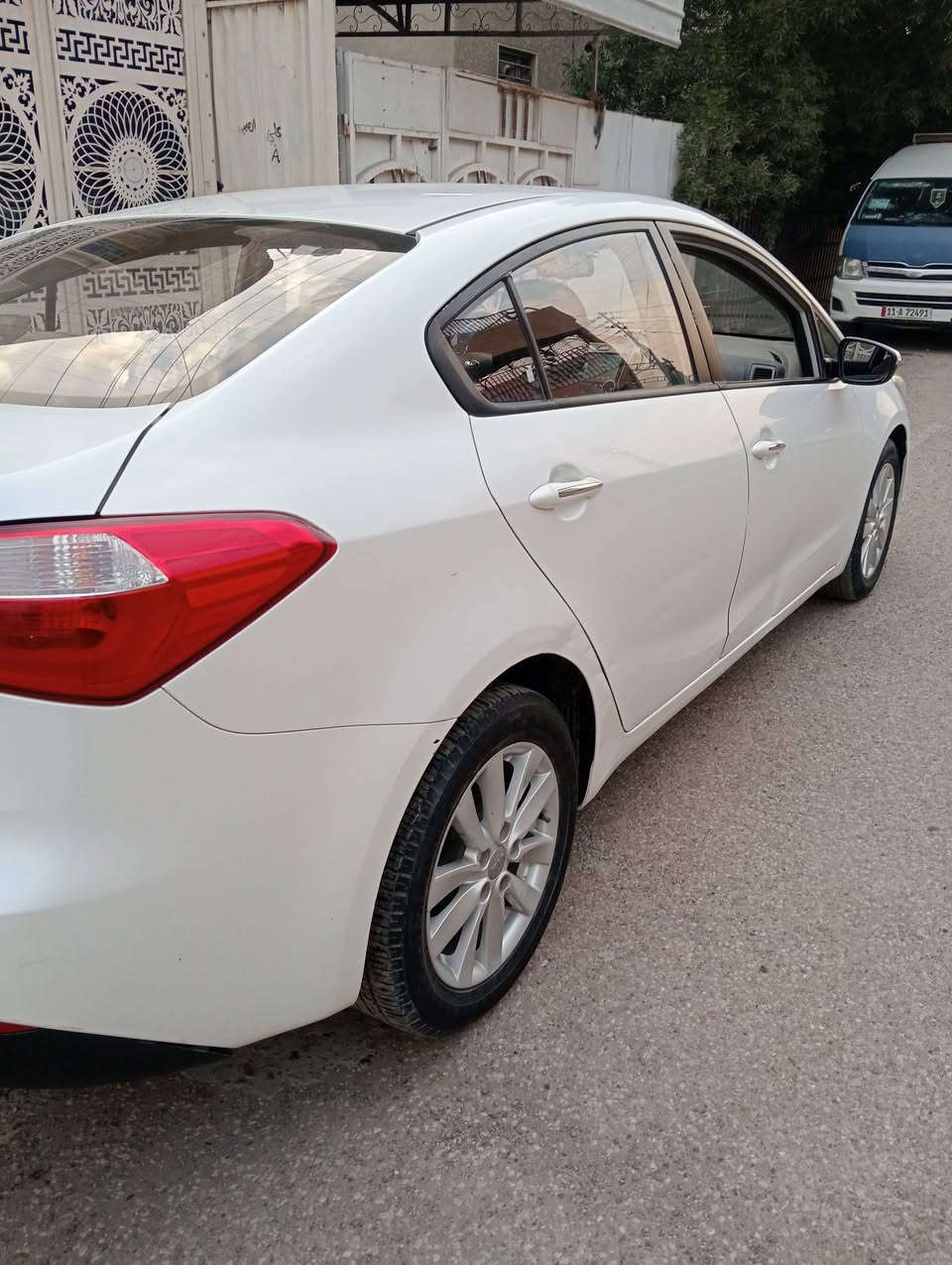 السلام عليكم
كيه سيراتو 
2016 ماشيه 100 الف 
رقم بغداد انكليزي 
مكفوله كفاله عامه حته لدعاميات 
بيه بس شخط مامصلح ول سونار بل منشور 
مكينه 1600 
سعره 135 
عنواني بغداد البياع تقاطع درويش 
***********
