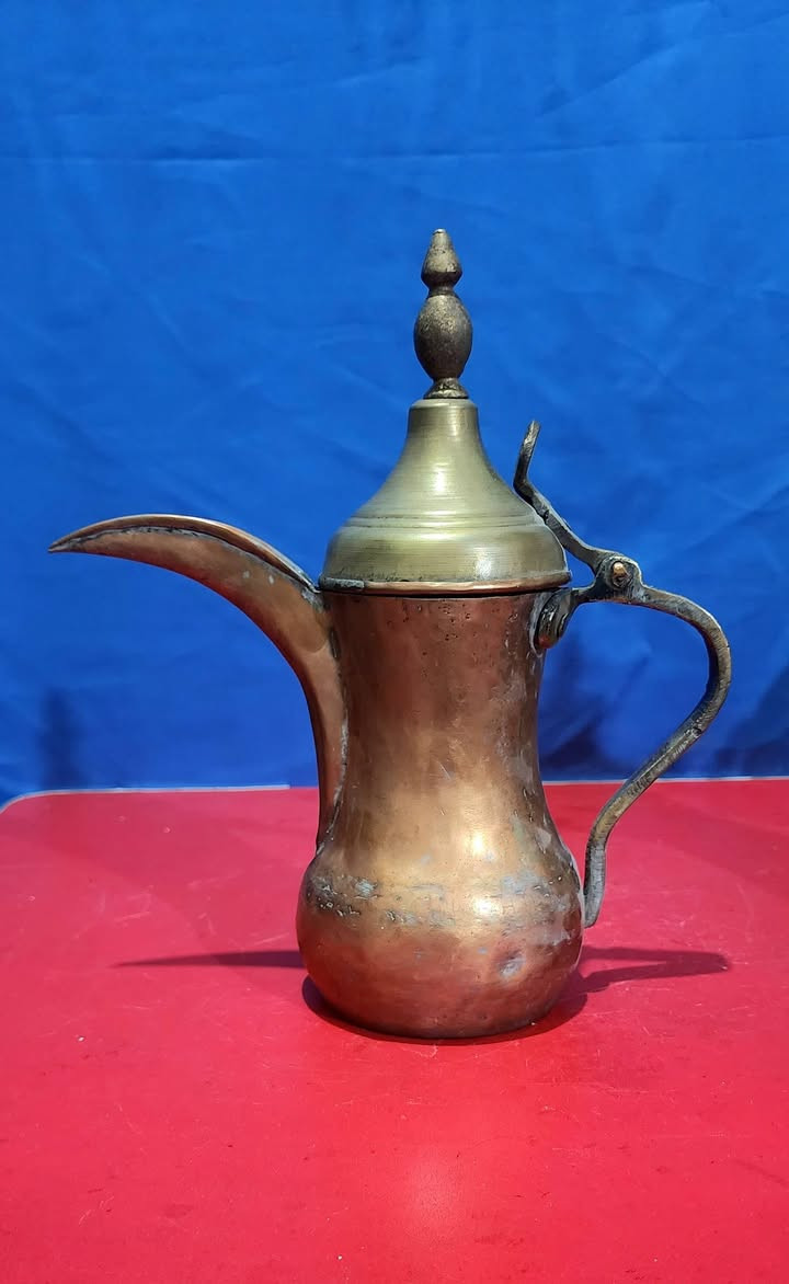السلام عليكم
دلال بغداديه عدد 2 نحاس قديم بدون ختم واحده منهم فيها ضرر بسيط بالقبق موضحه بالصور سعرهم 250 الف مكاني بغداد


**إذا كنت صاحب هذا الإعلان وتريد حذفه لأي سبب، رجاءا أرسل رسالة إلى الدعم الفني**
