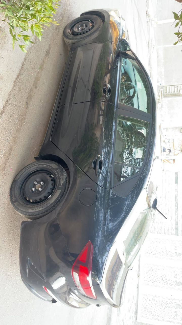 كيا ريو 2023رقم بغداد بدون ايرباك ماشية30الف سعر125 عنوان بغداد
***********
