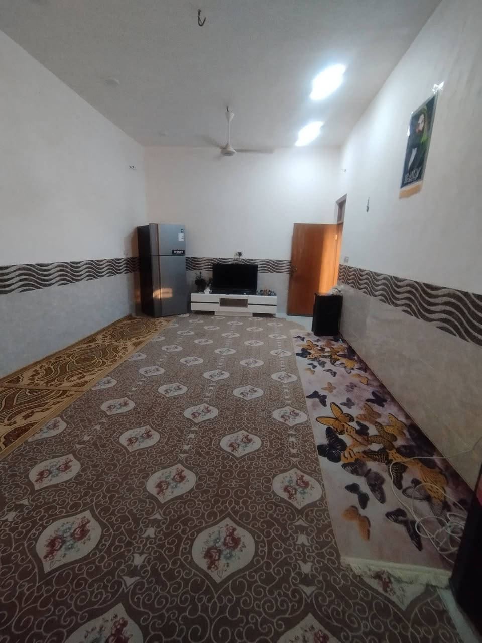 السلام عليكم 
الدار للبيع المساحه 200م
زراعي سند 25تحويل ثاني يوم 
الجهد الخدمي قيد العمل مجاري+كهرباء+تبليط 
المكان حولي الجامعه حي الثقافي 
للستفسار ***********
