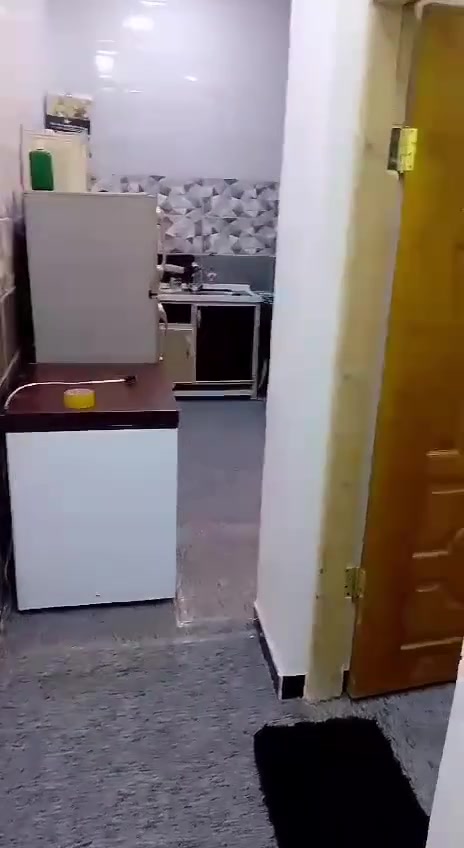 السلام عليكم لدينا بيت البيع مساحه 50متر شعله - دوانم -خلف السجه شارع ابو الدوش رقم الهاتف (***********).(***********)
