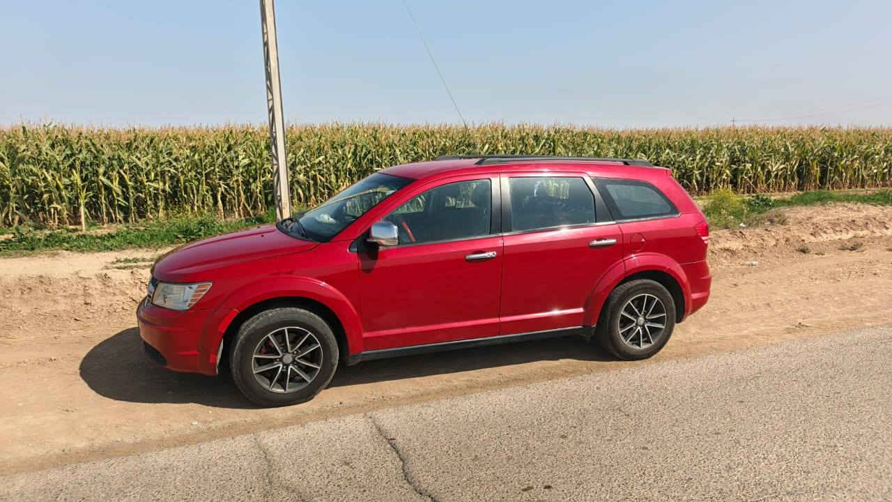 سلام عليكم ورحمة الله وبركاته..
دوج جورني se 2016  محرك اربعة سلندر للبيع رقم سلميانية السيارة بيها صبغ مكان بسيط في الجامرلغ الخلفي وسرقة البونيد في أمريكا وصور الضرر موجودة تكدر تشوفها السعر المطلوب 135 وبيها مجال للطيبين
للاستفسار الاتصال بالرقم ☎️☎️
  ‏‪0770 611 6644‬‏
