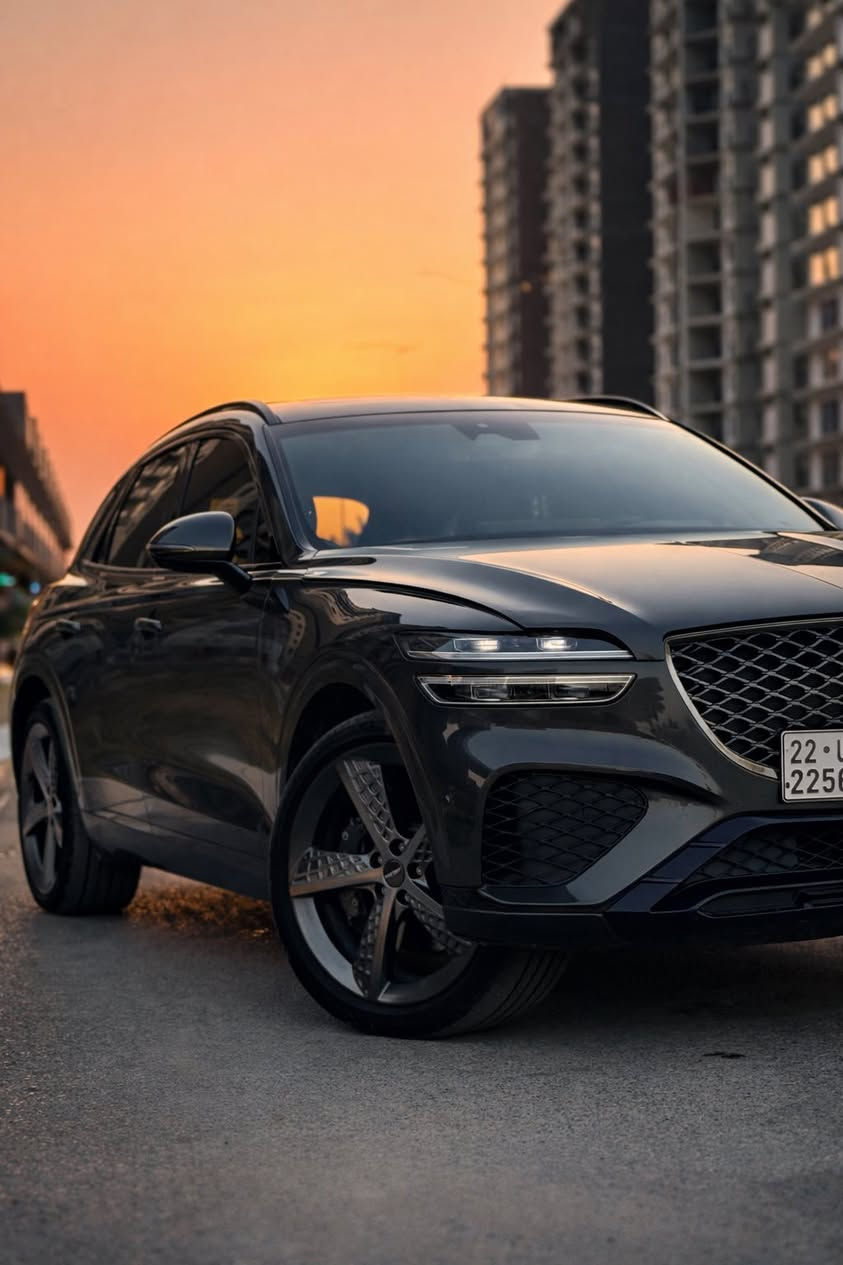 جينيسيز جي في 70 برستيج 2023
للبيع 
GV70 2023 Prestige
فخامة كورية 🇰🇷 + أداء رياضي ⚡ + كل التقنيات الحديثة ✨

المواصفات الرئيسية:
✅ بانوراما + شاشة 14.5 إنش مع CarPlay & Android Auto
✅ كاميرات محيطية 360°
✅ مقاعد جلد كهربائية حمراء مع تبريد، تسخين، ومساج + وضعية الطيارة
✅ السيارة تتحرك للأمام والخلف بالريموت بالكامل
✅ شحن لاسلكي
✅ محرك 2.5 Turbo – 300 حصان + دفع رباعي 4WD
✅ 5 أنظمة قيادة متعددة
✅ إنارة داخلية متغيرة الألوان + LED
✅ صندوق كهرباء + منافذ كهرباء متعددة
✅ هوك خلفي
✅ نظام ترحيب عند فتح السيارة
✅ نظام صوتي Lexicon 15 سماعة + Quantum Logic

السلامة والمساعدة:
• وسائد هوائية 
• مساعد تتبع المسار، النقطة العمياء، تفادي الاصطدام الأمامي والخلفي
• مساعد صعود التلال، تثبيت سرعة ذكي، كاميرا محيطة

📍 المكان: بغداد
📏 عداد المسافة:32000 ميل
💰 السعر: 315 
📞 واتساب / ***********
رقم أربيل باسمي مع سنوية تضليل ٨٠٪؜  تحويل مباشر 
📌 ملاحظة: ضرر بسيط — تبديل بنيد فقط، نفس اللون،ودعامية نفس اللون شاصي سليم نهائياً مابيها صبغ او تعديل بارد بداية الجاملغ اليسار فقط
