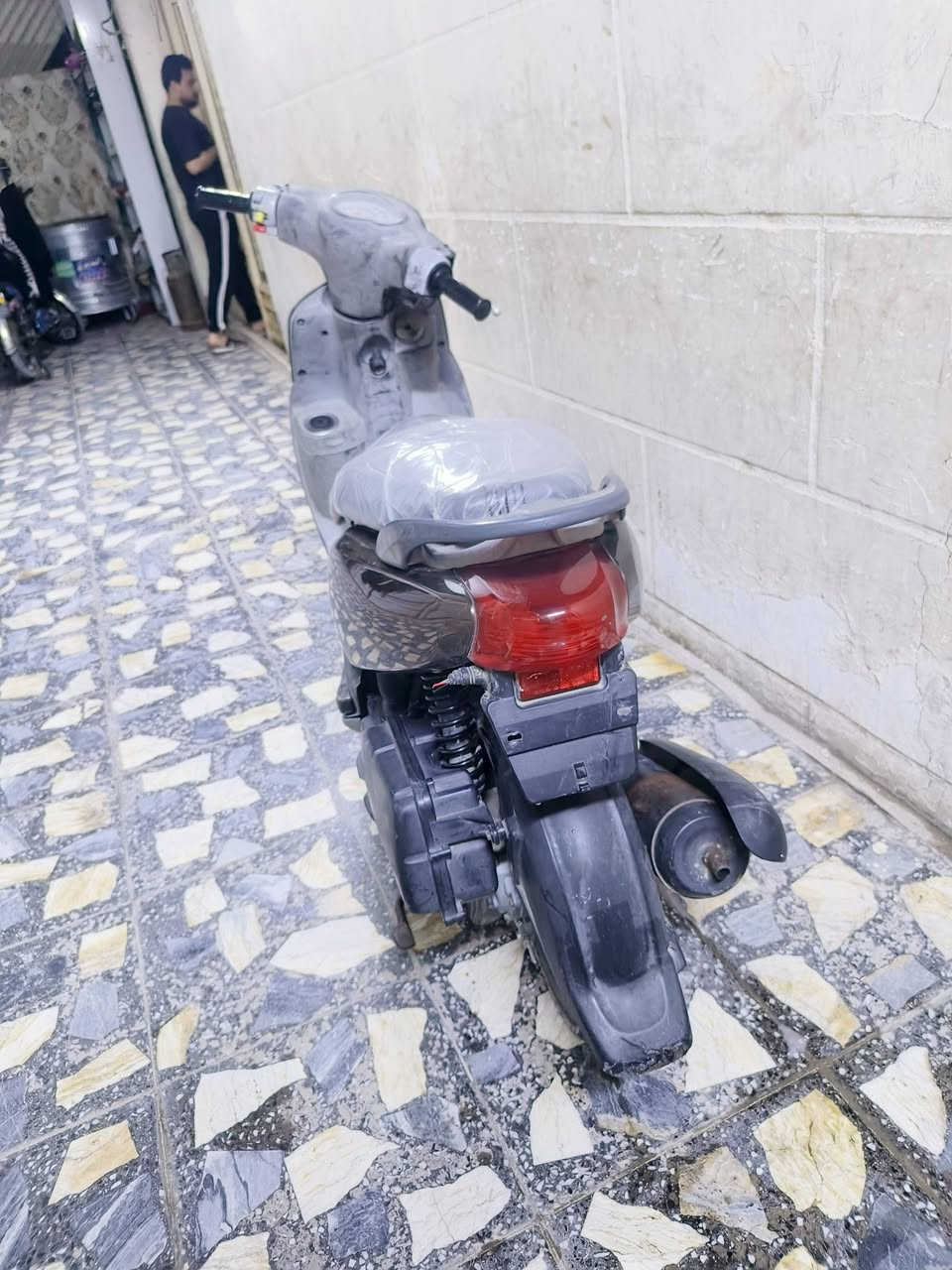 سلام عليكم دراجه فله للبيع دراجه جديده بس اشاير الي ورا ماكو الباقي كله نضيف السعر 750 وبيها مجال ***********
