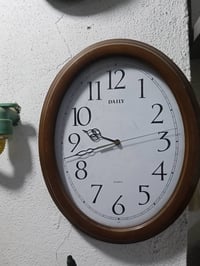 الموصل • ساعات جدارية • يابانية