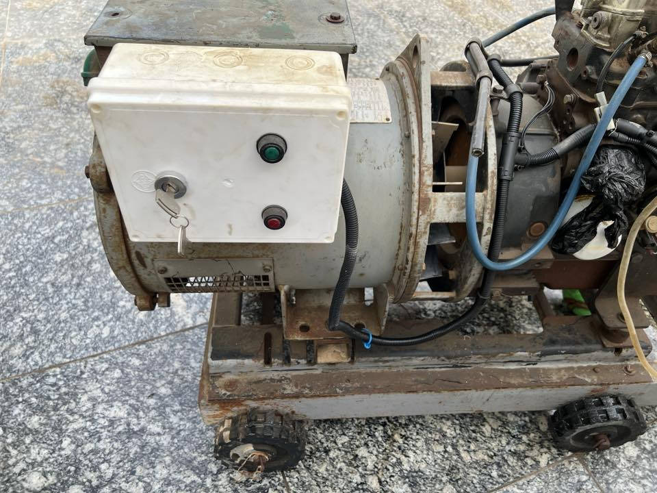 عندي مولدة واريد ابيعها مواصفات كامله حتى صوت مابيها يعني محد راح ينزعج من صوتها 
درجه اولى  الي يحب يعرف التفاصيل 
وعنده نية شراء يتواصل على هذا الرقم ‭٠٧٧٢ ٥٦٨ ٨٧٦٧‬
