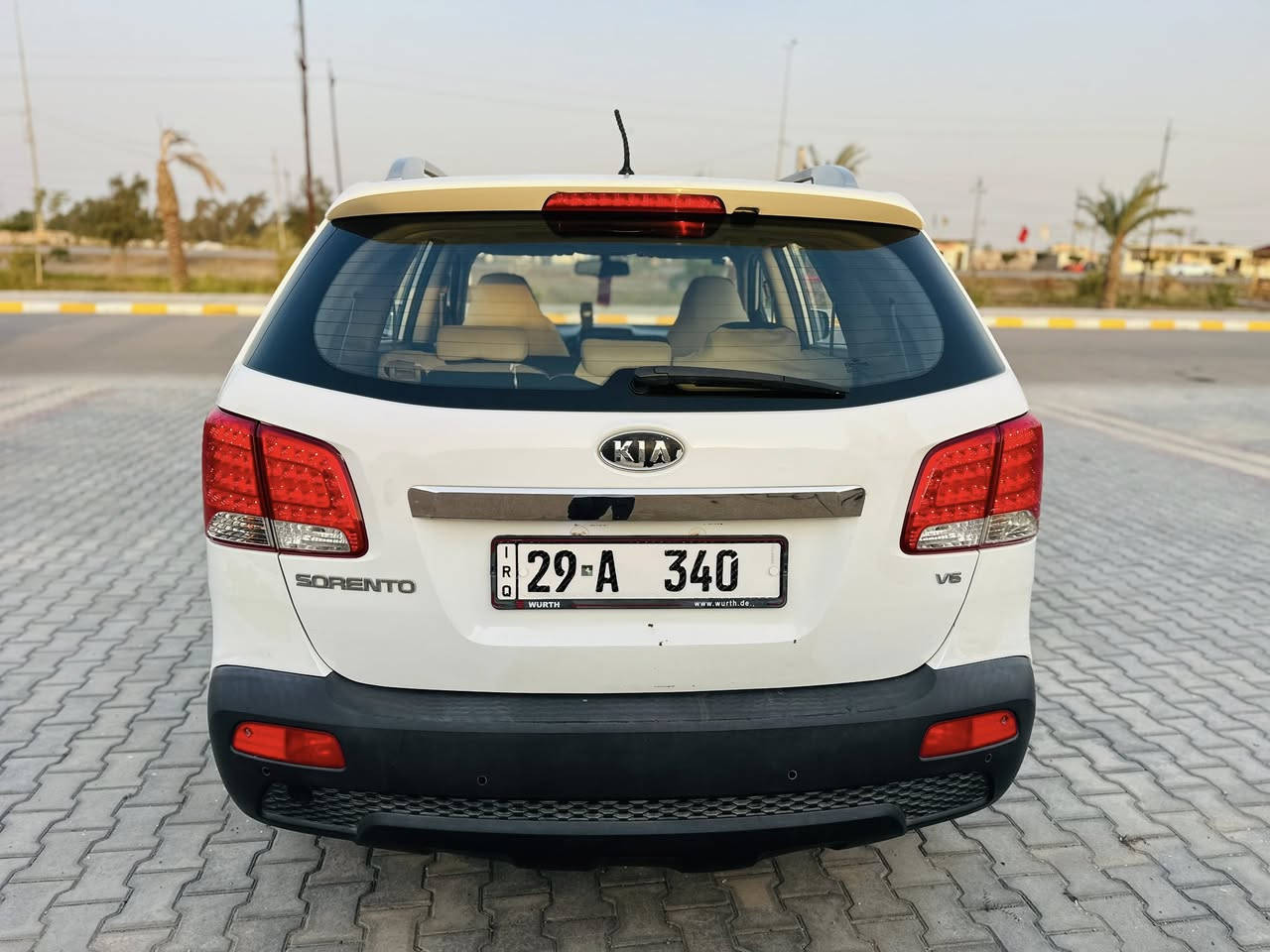 السلام عليكم
سورنتو مديل ١٠ خليجي 
رقم واسط دولي سنويه جديده تحويل مباشر 
السياره فول ٦ سلندر ٧ راكب ٣ قطع تبريد 
شاشه وكامره  السياره جاهزء مكينه كير مكفولات 
تخم تاير جديد. حداديه امامي وخلفي  جديد 
سعر ١٣٨ 
عنوان واسط     السياره مكفوله من الضربه والتبديل بيه باب العبري نص منه صبغ وجاملق امامي بدوان دواخل فقط رش اثر شخوط 
***********
