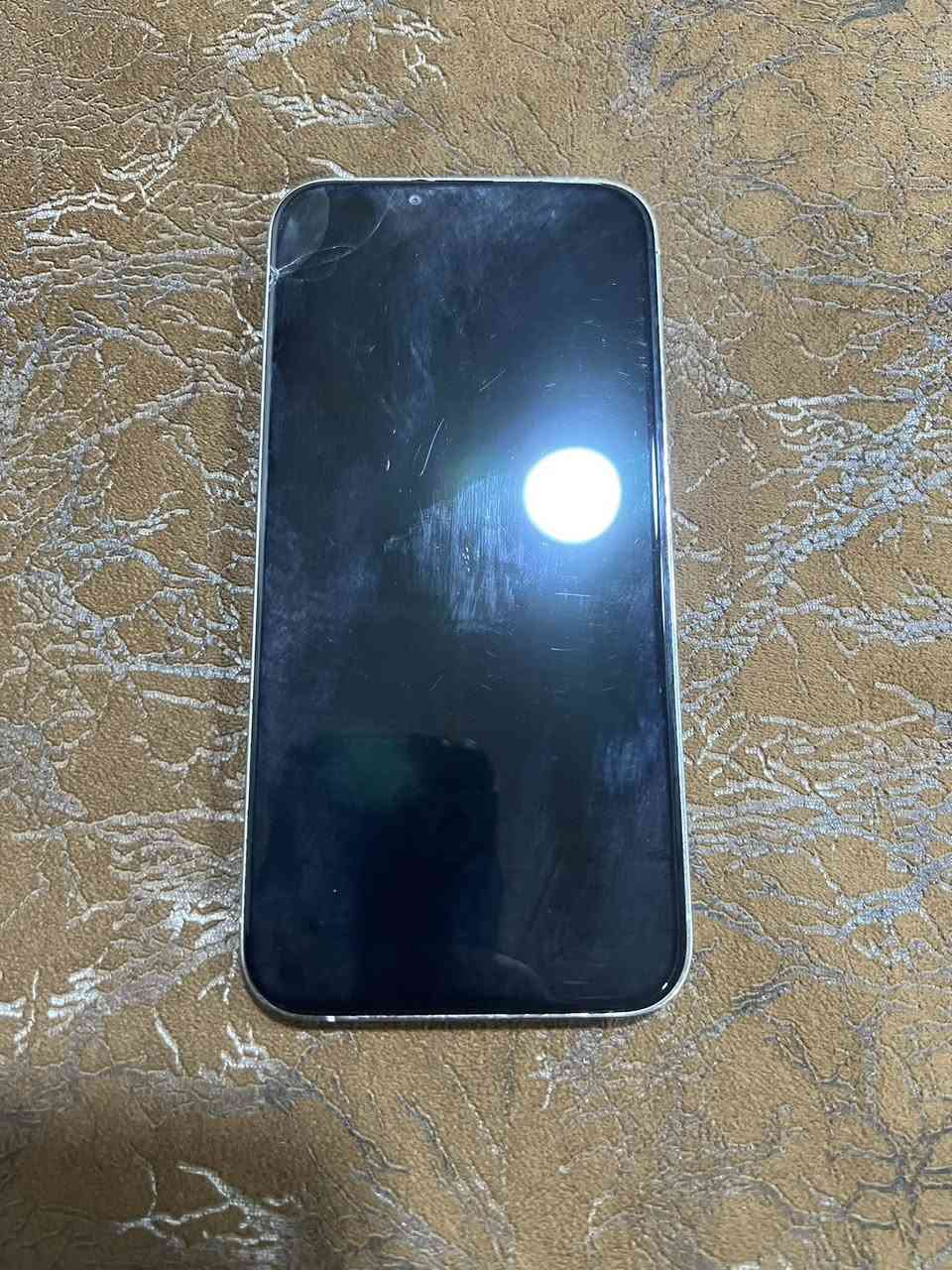 آيفون ١٣ برو ماكس ضهر مفطور و مبدل بطاريه فقط سعر ٤٥٠ بي مجال للطيبين مراوس حسب القناعه مكاني شارع عبد الرحمان حي جامعه رقم ***********
