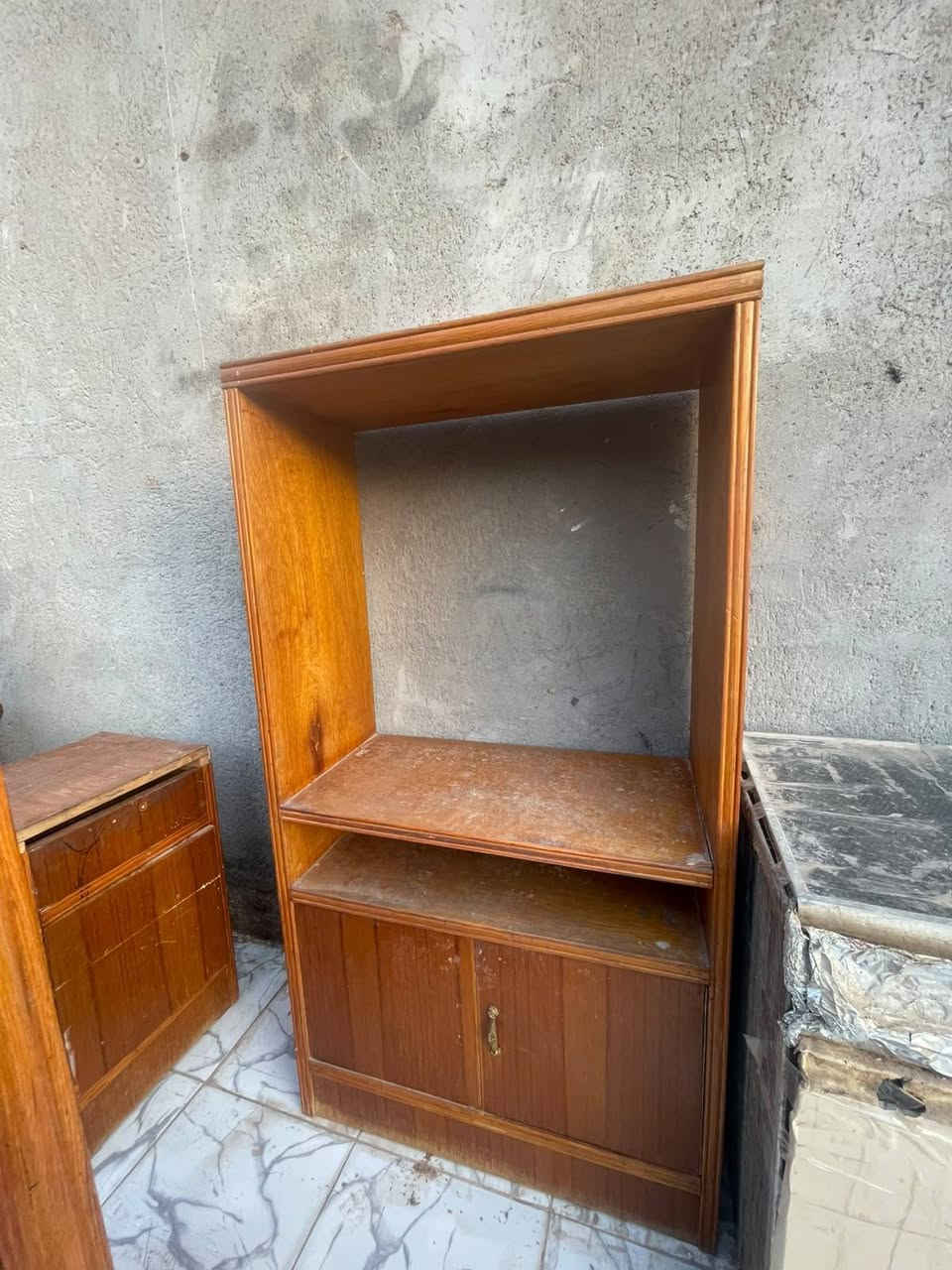 السلام عليكم غرفة للبيع ومستعجل على بيعتها رايدها ب550 وبيها مجال للطيبين
***********اتصل وتدلل العنوان الكوت انوار الصدر
