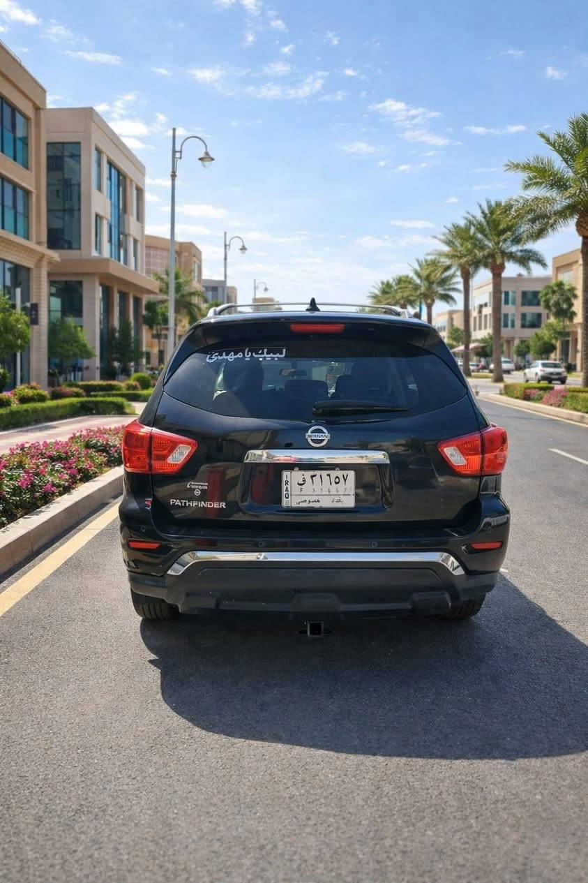 نيسان باثفندر 2020 رقم بغداد مداور ثاني ماشية 76 الف كيلو  الخاص او الاتصال على الرقم *********** معروضه 185 ورقه مكان السيارة مدينة الناصرية
