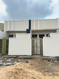 يوجد  لدينا بيت حديث العدد 2المساحه(110م) خلف منتزه قطاع 73 خدمات كامل...