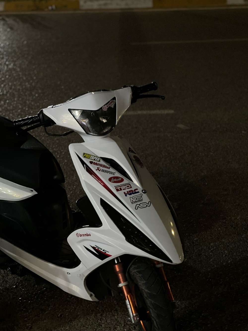 ماكس مضلع 2023 ياباني بل كامل فقط كڤرات صيني ماشية 4700 الف الدراجة مابيها نقص ومحافظ عليها دبلات رياضي كلجات شركة ويل سبورت وحته بانزين مدااريها محسن وسوبر ——- العنوان اربيل طريق كوية او كزنزان ***********