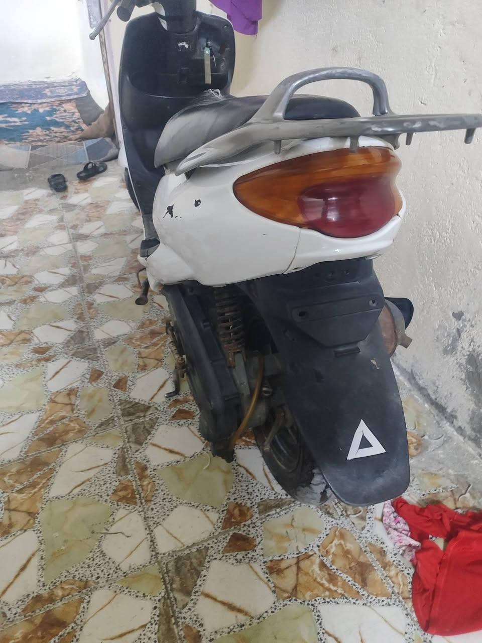 السلام عليكم دراجه جاهزه سليف هندر المكان الناصريه مركز 300 السعر وبيها مجال ***********
