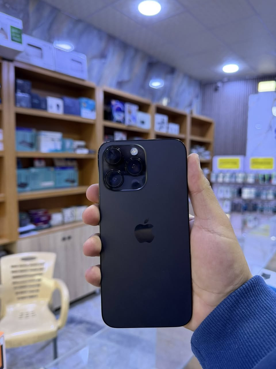 سلام عليكم
آيفون ١٤ برو ماكس ياباني 
ذاكره ٢٥٦ 
بطاريه ٩٢ 
————__——-
 آيفون ١١ عادي امريكي 
ذاكره ١٢٨
بطاريه ٧٩

العنوان بإبل الهاشميه 
الاستفسار ***********
