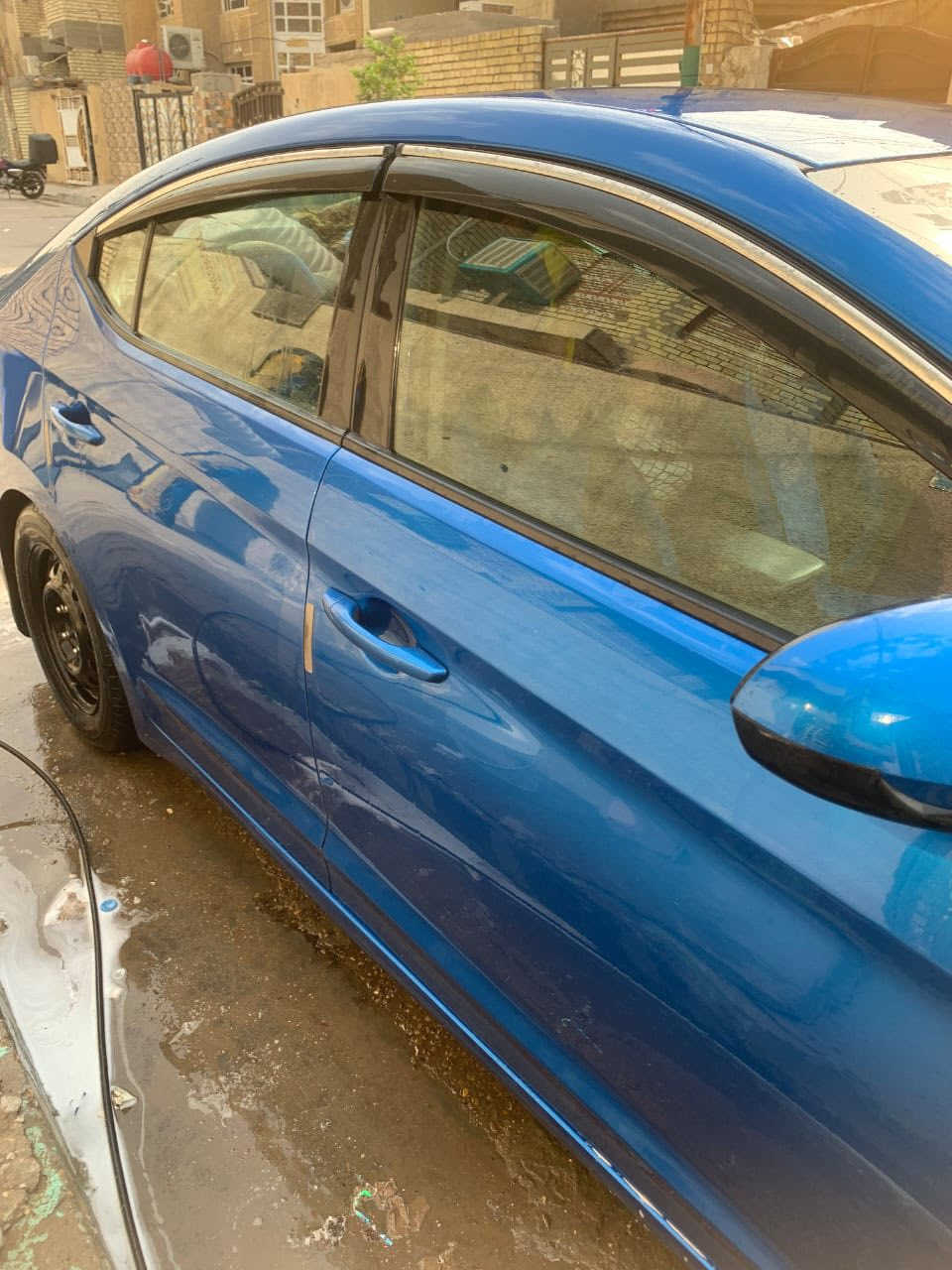 السلام عليكم النترا للبيع موديل 2018 وارد امريكي حادث بنيد وجاملغ نفسهن مصلحات وبيه قبق جنطه اجت من امريكه مبدال مكينه وكير وتبريد كفاله سياره بسمي ثاني يوم حوالك مكانه بغداد العبيدي سعره ب 117 وبيه مجال قليل رقمي 
***********
