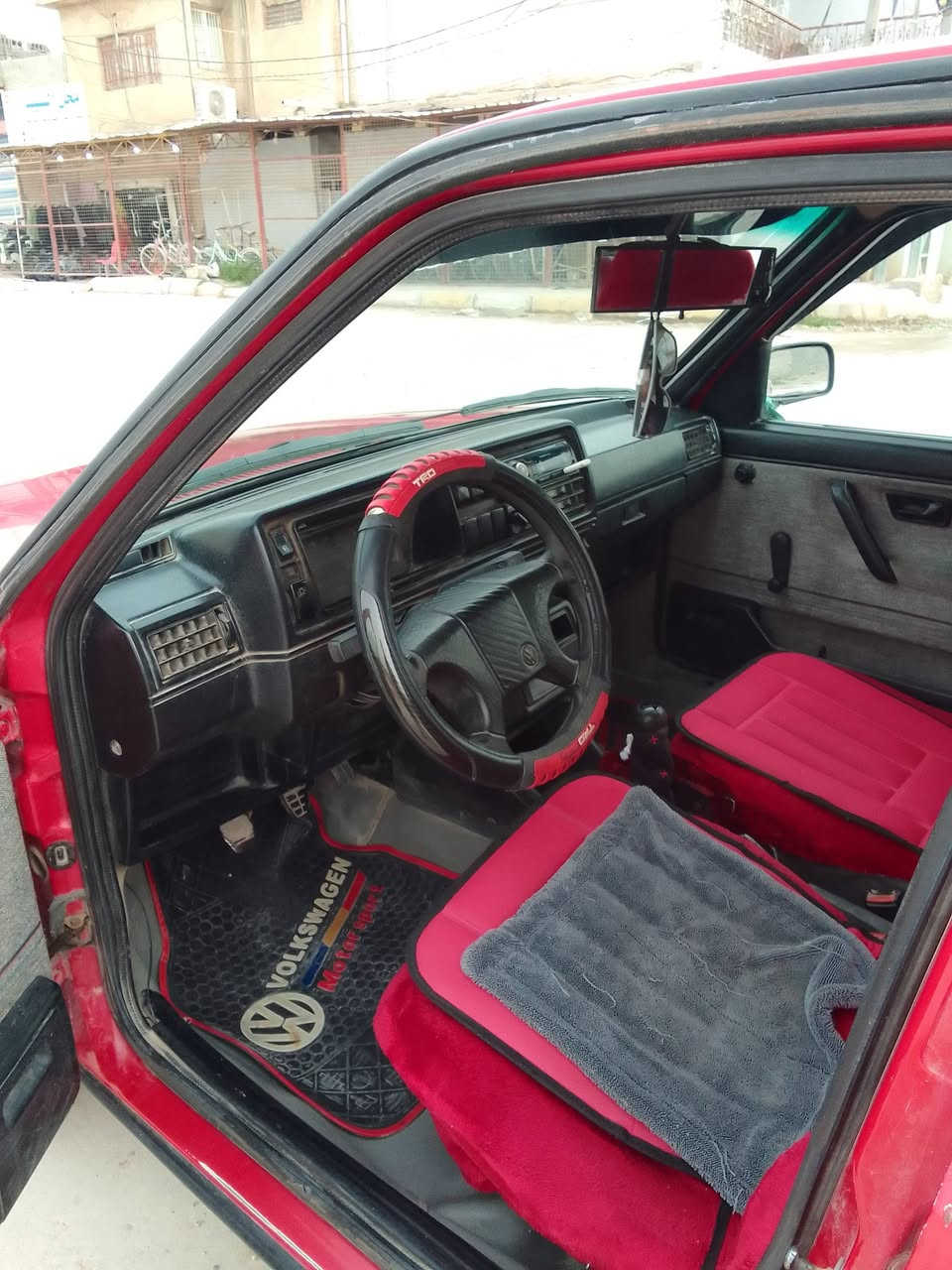 السلام عليكم سياره كولف عضم 
سياره جاهزه من كلشي 
سنويه لسنه ال2028
رقم ديالى كهربائيات كلهه شغاله 
محرك 1400سياره متعوب عليهه 
مابيهه نقص كير محرك خير من الله
العنوان ديالى الخالص 
السعر 31 وبيهه مجال حك الجيه
***********
