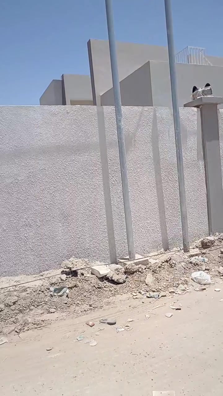السلام عليكم
للبيع. موقع مميز
دار طابو صرف. بناء حديث
المساحه. ٢٠٠ م
طابقين. ٤ غرف نوم و صاله ومطبخ وكليدور و٣ مجمعات صحيه
حديقه وكراج
شارع ٨٠. خلف دور القضاة
قريب جدا من شارع حله كربلاء
للاستفسار. ***********.. ***********
عقارات عين الأسد
حي الصحه. شارع الكورنيش. قرب المسبح الأولمبي
ابو فاطمه الكلابي
