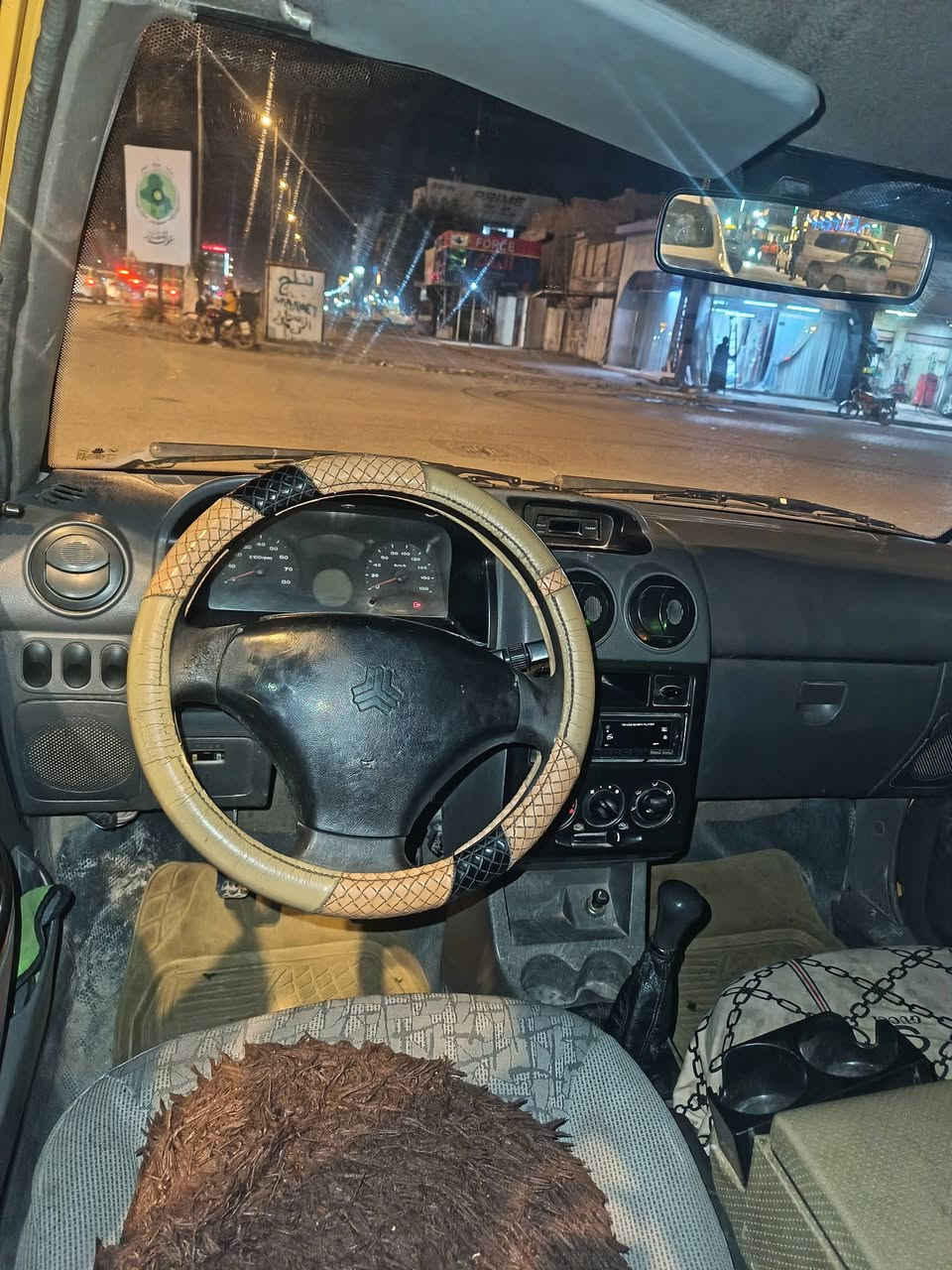 سلام عليكم سيارة سايبة موديل 13 كير ومحرك كفاله حدادية جديده تخم تاير 100 /60  سنويه لل28  مصفر هيئة غرامات   سيارة مشورع وطني سعر 26 مكاني نجف رقم الموبايل ***********
