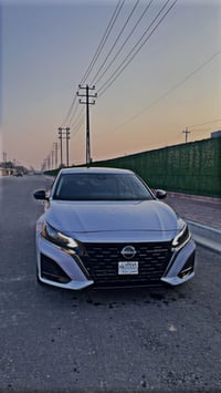 للبيع او مراوس نيسان التيما 2023 sr plusفول مواصفات مكينه 2000 تيربو م...