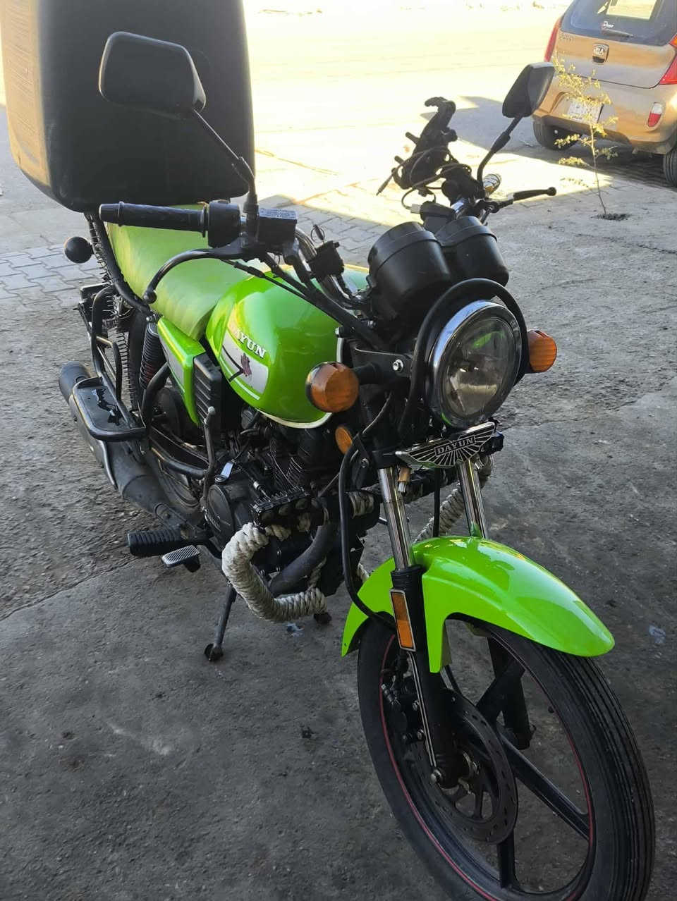 سلام عبيكم دايون للبيع السعر 1350 موديل 23 بفداد جزيره سياحيه ***********
