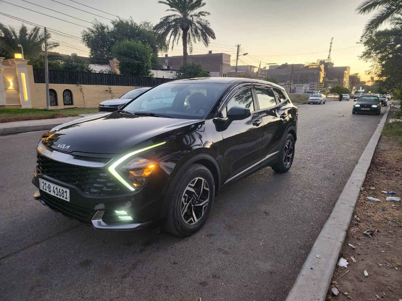 🔴 للبيع فقط – Kia Sportage 2023 🔴

🚘 الموديل: 2023
🎨 اللون: أسود
📏 الممشى: 35 ألف مايل

⚠️ الحالة:
حادث بالجاملغ والباب (صور الحادث مرفقة)
بجم كبس – بدون ايرباغ
بيه بالعراق طخة جاملغ خلفي
صبغ صفحة السايق
باقي السيارة مكفول ✔️

✨ المواصفات:
▪️ محرك 2500cc تنفس طبيعي GDi
▪️ رادار أمامي
▪️ سويج
▪️ سياقة ذاتية + تحديد مسار
▪️ شاشة + كامرة + حساسات
▪️ سايد بريك بصمة
▪️ تبريد قطعتين
▪️ كير 8 سرعات

📌 الرقم: سليمانية دولي – ترقيم جديد
تحويل مباشر – هزة ورقم جدد

📍 الموقع: بغداد – قرب علوة الرشيد يم القوس

💰 السعر: 170 نهائي
(لا تكلي أكو أرخص من هيج سعر 😉)

📞 للاستفسار: ***********
