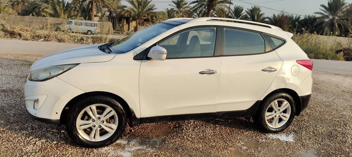 موديل 2011 خليجي بيع او مراوس حسب القناعه
رقم بابل 

ابيض 

فتحه

تحكم ستيرن

صدر امامي جديد

صدر خلفي  متوسط

مكينه2000 دوش

اشاير مري

تبريد ثلج

تدفئه شغاله

ضرر موضح بالسونار المرفق
 سعر110 وبيهه مجال بسيط
مكاني بابل

***********
