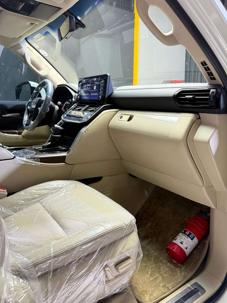 ‏ ساز LAND CRUISER_2022 _GXR
اخت زيرو  ٥٧،٠٠٠كم ماشية
تنفس طبيعى محرك مرغوب
 💥ساز باب اول💥  
ارخص سعر بكل سوق

اللَّهُمَّ صَلِّ عَلَى مُحَمَّدٍ وَعَلَى آل مُحَمَّدٍ

🔷 ملاحظه سياره بدون مراوس
🔷تويتا لاندكروز موديل (٢٠٢٢)  
🔷سياره زيرو شريكه ساز باب اولا
🔷سياره مواصفات (GXR)
🔷سياره (٣) شاشات _ (٦) سلندر تنفص تبيعي _ 
🔷مكفول كفاله عامه دعاميه لي دعاميه مكفول بدون صبغ بدون بارد بدون شخط 
مكفوله كلشي شرت علي وزع شريكه 
سياره كامل مزلل دائيره مرور

🔷سياره گير محرك بشرت مامفتوح كل بشرت
🔷عرضيات مامفتوح + ٢ بصمه موجود
🔷4 اطارات و ويل جديد شريكه 
🔷سياره داخل بيجي كوشنات جلد
🔷كامل غراضات موجود (٢) بصمه موجود

🔷مواصفات سياره 
(كوشنات جلد _ شغال عن بعد
_ كاميرا _ كوشنات تدفيه _ 
٣ شاشات بيلادي _ وايرليس شحن _   نيظام eco _ سلايت _ النزلاق _ثلاجه _ زينون _ حساسيه الديك المؤخره مرايات _)

🔷سنويه هزه كل جديد مباشر حول

🔷• نظافه ١٠٠٪ كامل سيرڤس بدون نقص و

🔷مكان سليمانيه
🔷سعر(٦٢٨$)
🔷رقم . *********** السليمانية, العراق
