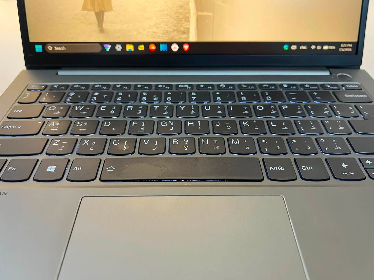 لابتوب لينوفو موديل Thinkbook 13s gen2 itlبالة اوربي استخدام دراسة فقط.
المواصفات: 
المعالج: i5 1135g7
الرام: 16gb DDR4 4266mhz
الكرت: intel iris xe داخلي 
الشاشة: 60Hz 1920x1200 واضحة والوانها تخبل
البطارية: اصلية ما مبدلة تكفي استخدام ٤ ساعات تصفح ودراسة وبالضغط ساعتين 
تشغل العاب وبرامج هندسية للدراسة والتصميم المتوسط، الهيكل المنيوم بي شخوط شوية من المخزن مو من عندي والكيبورد ضوئي وعربي انكليزي.
الملحقات: شاحنة اصلية 65watt وماوس لاسلكي وماوس باد. 
مكاني بابل-الحلة
للتواصل والاستفسار: خاص او اتصل على ***********

