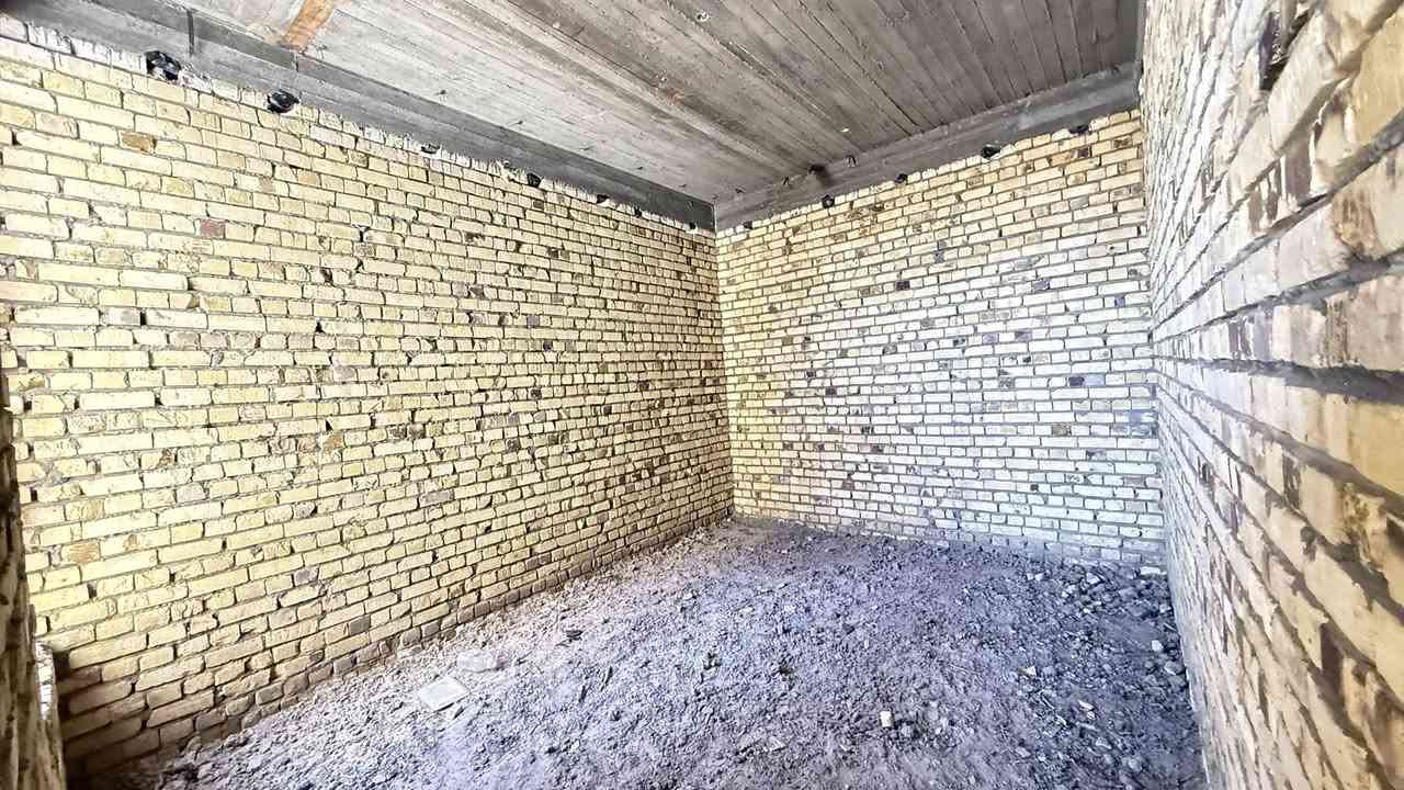 السلام عليكم هياكل عدد (٢)للبيع الموقع شارع الكفل مجمع نبيل حاجم مساحة كل هيكل (160)  الوجه (8والنزال20) يتكون الهيكل من غرفتين وصاله ومناور عدد (٢ )ومطبخ واستقبال وصحيات عدد (٢ ) للاستفسار اكثر الاتصال عل الأرقام التأليه ***********. مكتب السند للعقار ***********
