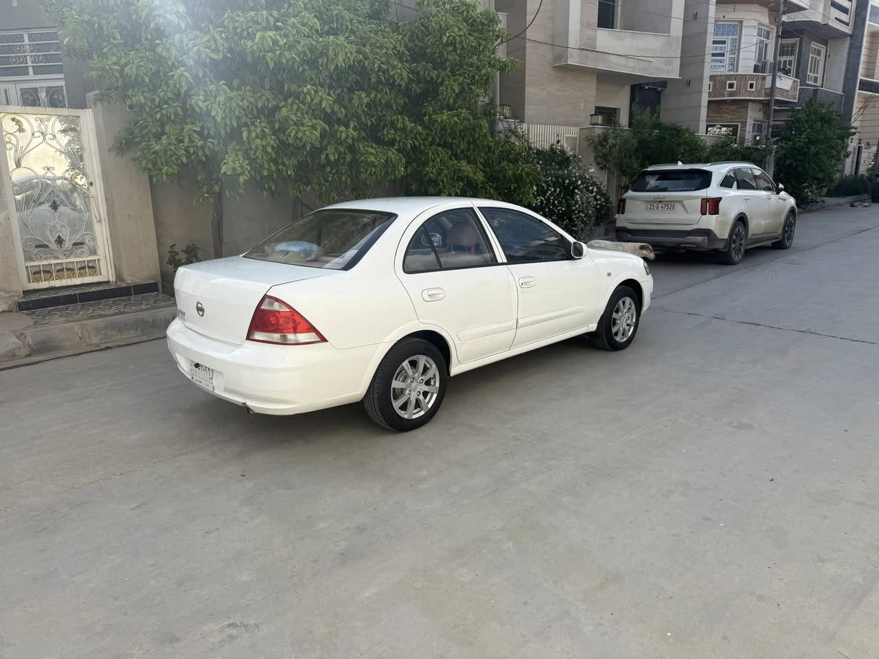 بسم الله
سني موديل ٢٠٠٩ خليجي بدون ضرر  صبغ بنيد وبداية جامرلغ جماليه محرك كير تبريد خير من الله ميكانيك جديد سعر ٨٣ مكان السياره بعقوبه ***********
