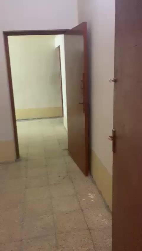 السلام عليكم
شقه اليجار 
ابرضعيه طابق اول درج معزول 
غرفتين وصاله ومطبخ وصحيات يجاره قفل 400
عقارات حيدر القاسم 
***********
