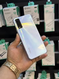 فيفو • ١٢٨ • بدون ملحقات