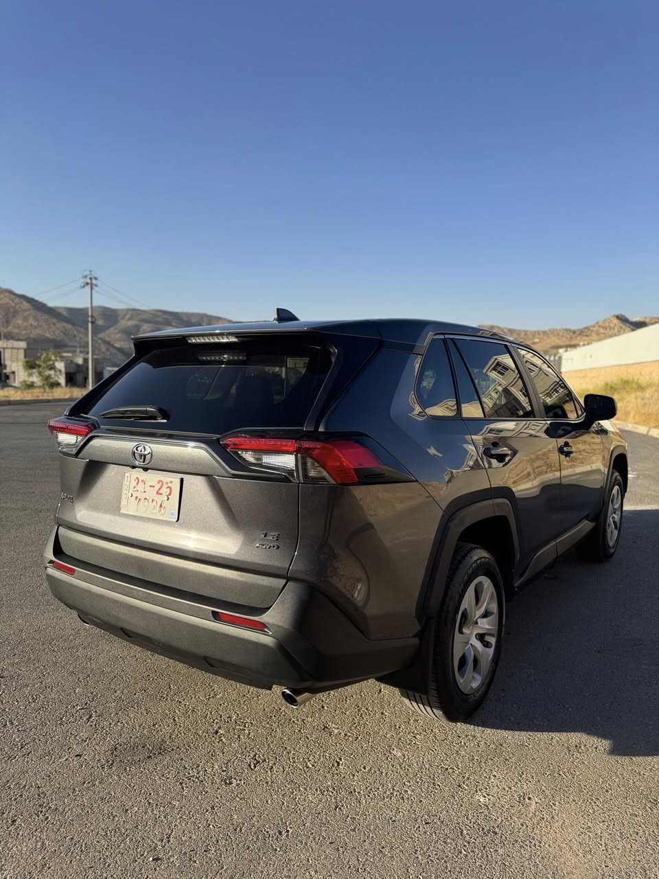 للبيع نقد واقساط دهوك وموصل فقط رافور 2023 LE دبل لون نفطي بيها باب وجاملغ صبغ وتعديل بارد ارباك برده سستم السياره رقم كاتي دهوك مامخرجه 
واتساب ***********
