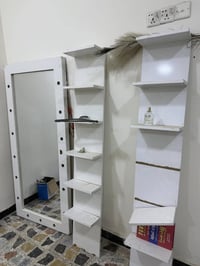 مرايه ورفوف للبيع الرفوف المكسرات موجودات ينلزكن ويرجعن 07811413477